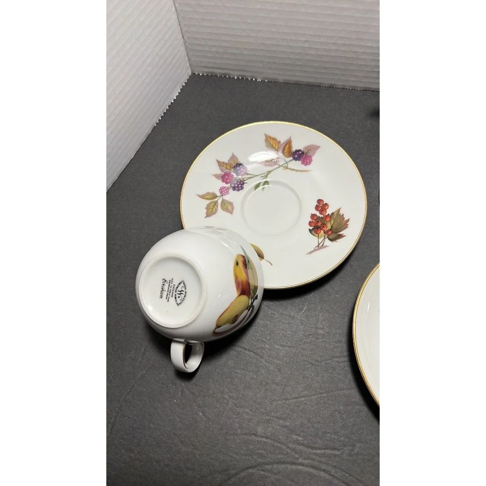 Royal‎ Worcester Evesham Bone China 4cups-4saucers